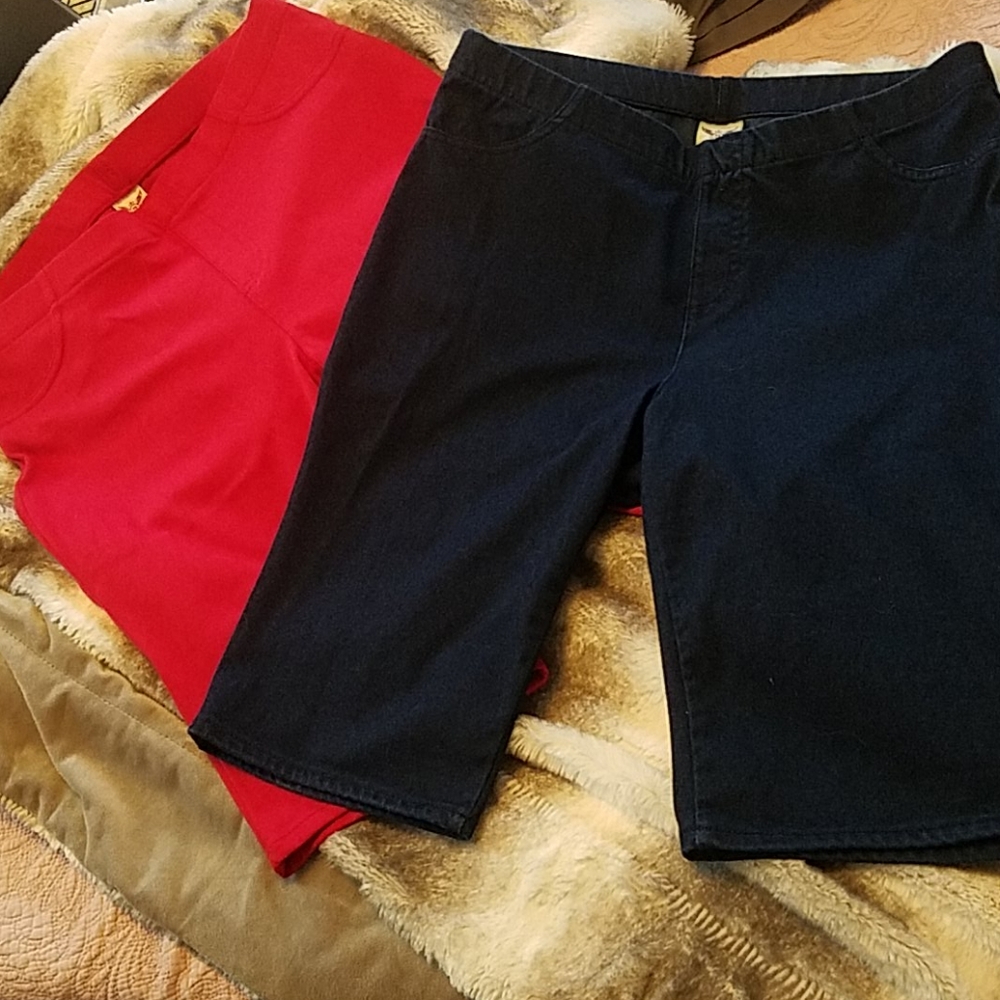 2 pairs shorts